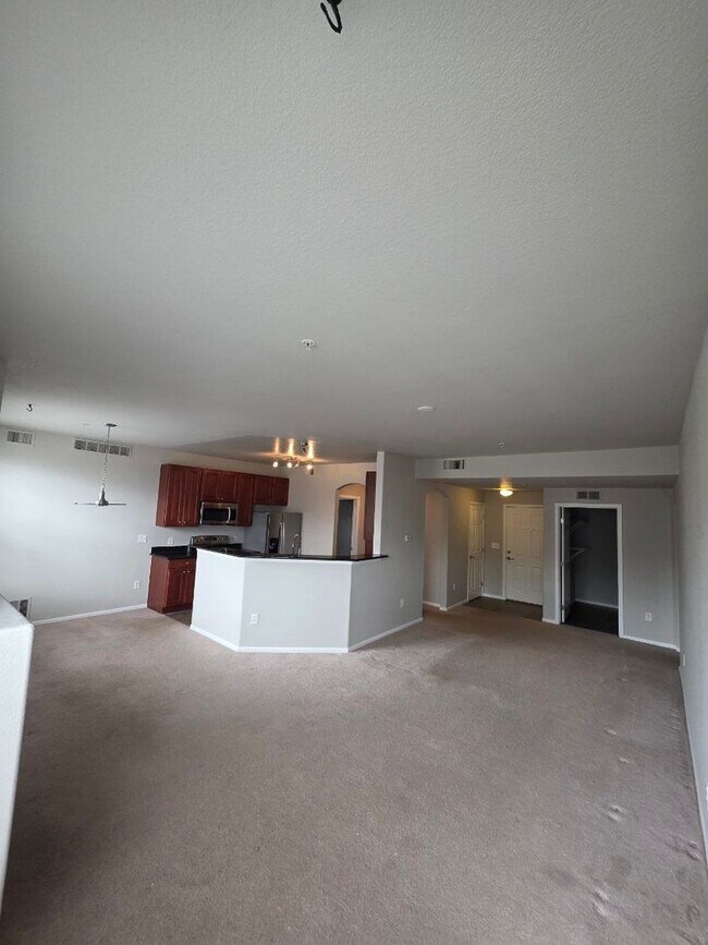 Building Photo - Beautiful, 2 bed/2 bath Condo at Blue Sky at Vista Ridge