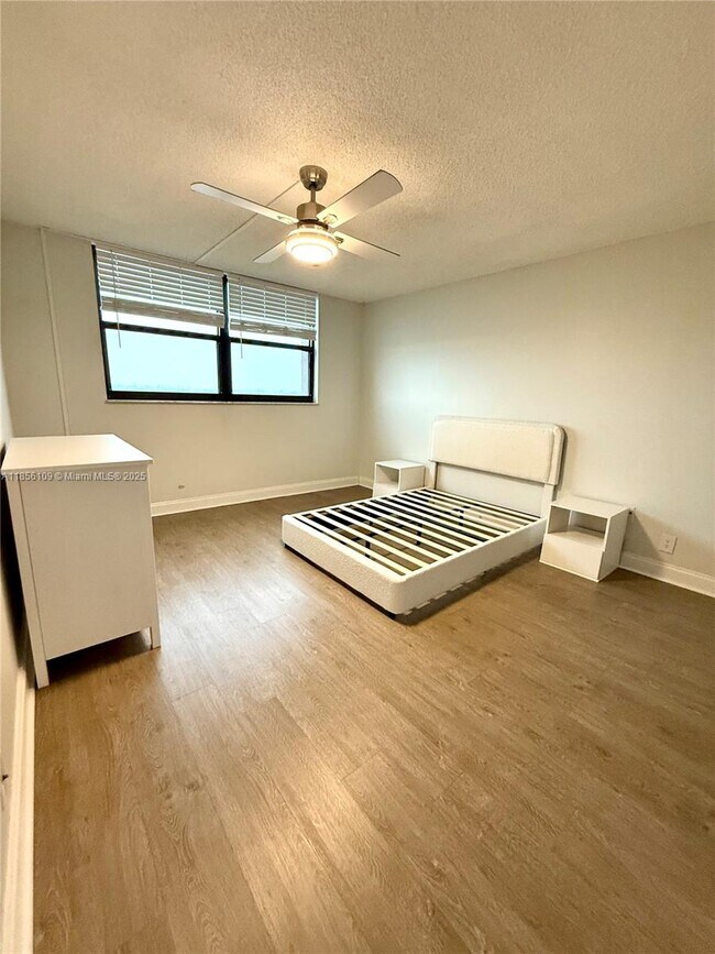 Building Photo - 1266 S Military Trail