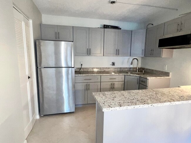 Building Photo - 231 Pine HOV Cir