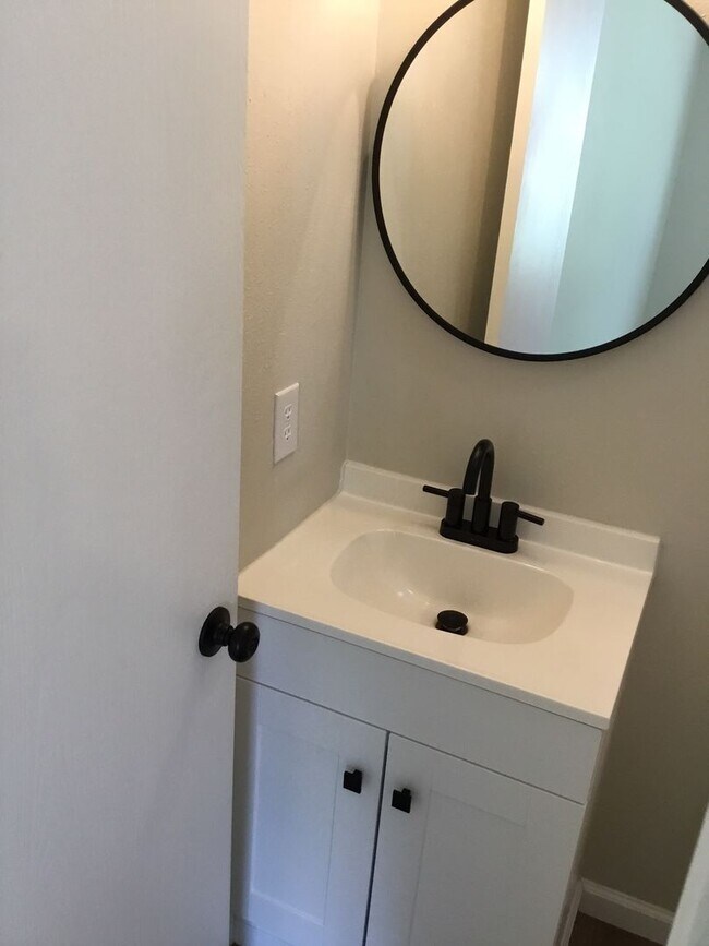Building Photo - $500 OFF MOVE IN SPECIAL-VERY NICE BLANCHARD HOME. NORTH SHREVEPORT