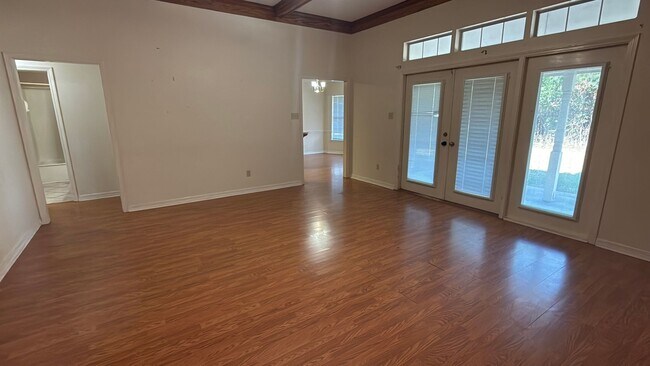 Building Photo - 2106 Middle Creek Blvd