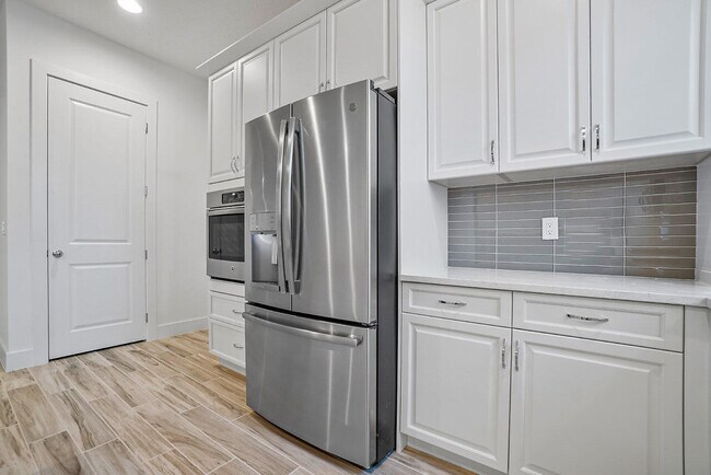 Building Photo - 4122 Faraday Wy