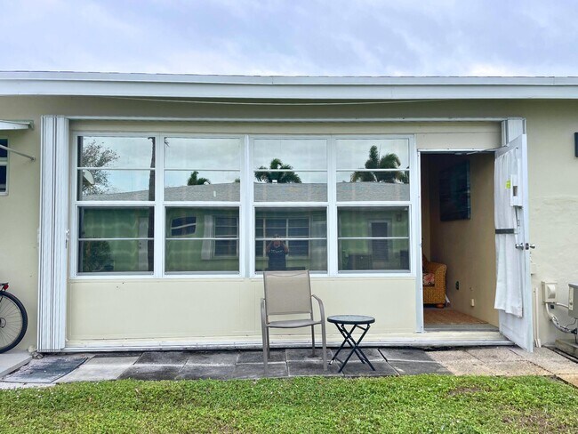 Building Photo - 3301 Loren Rd