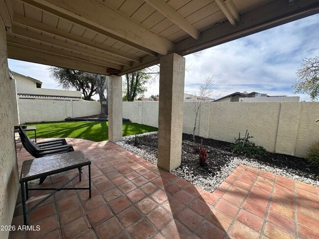 Building Photo - 3029 W Sierra St