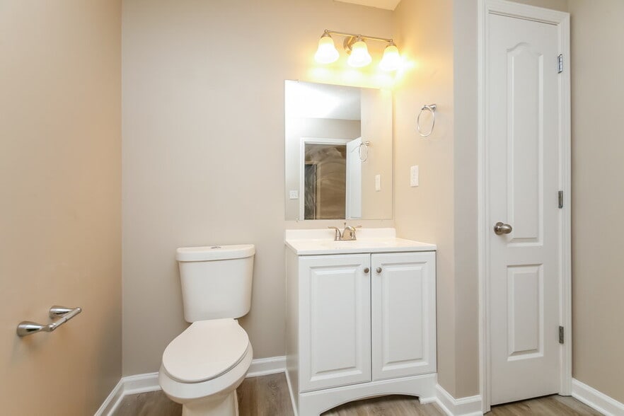 Building Photo - 100 St Ann Cir