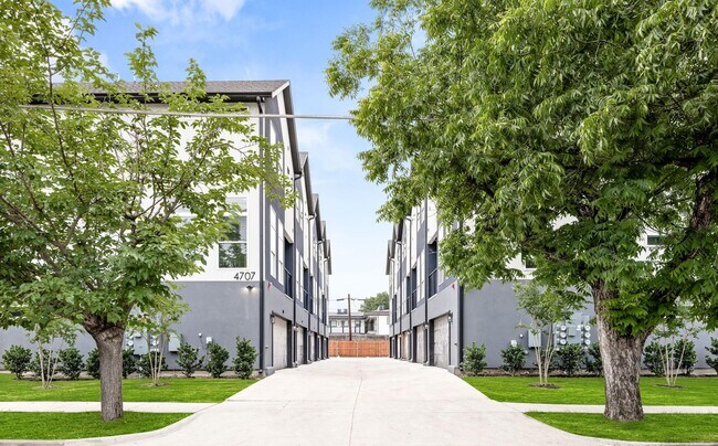 Building Photo - 4709 Virginia Ave