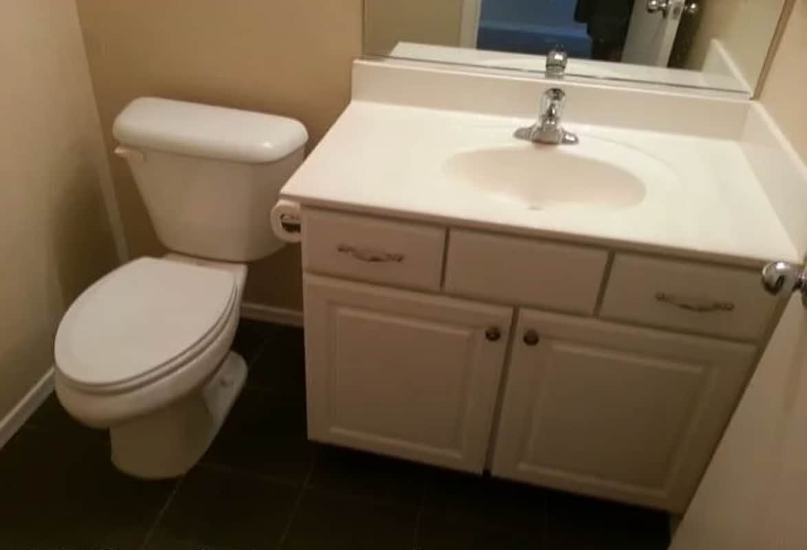 Building Photo - 25781 W Elizabeth Ave