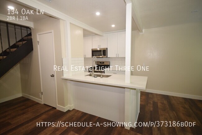 Building Photo - 134 Oak Ln