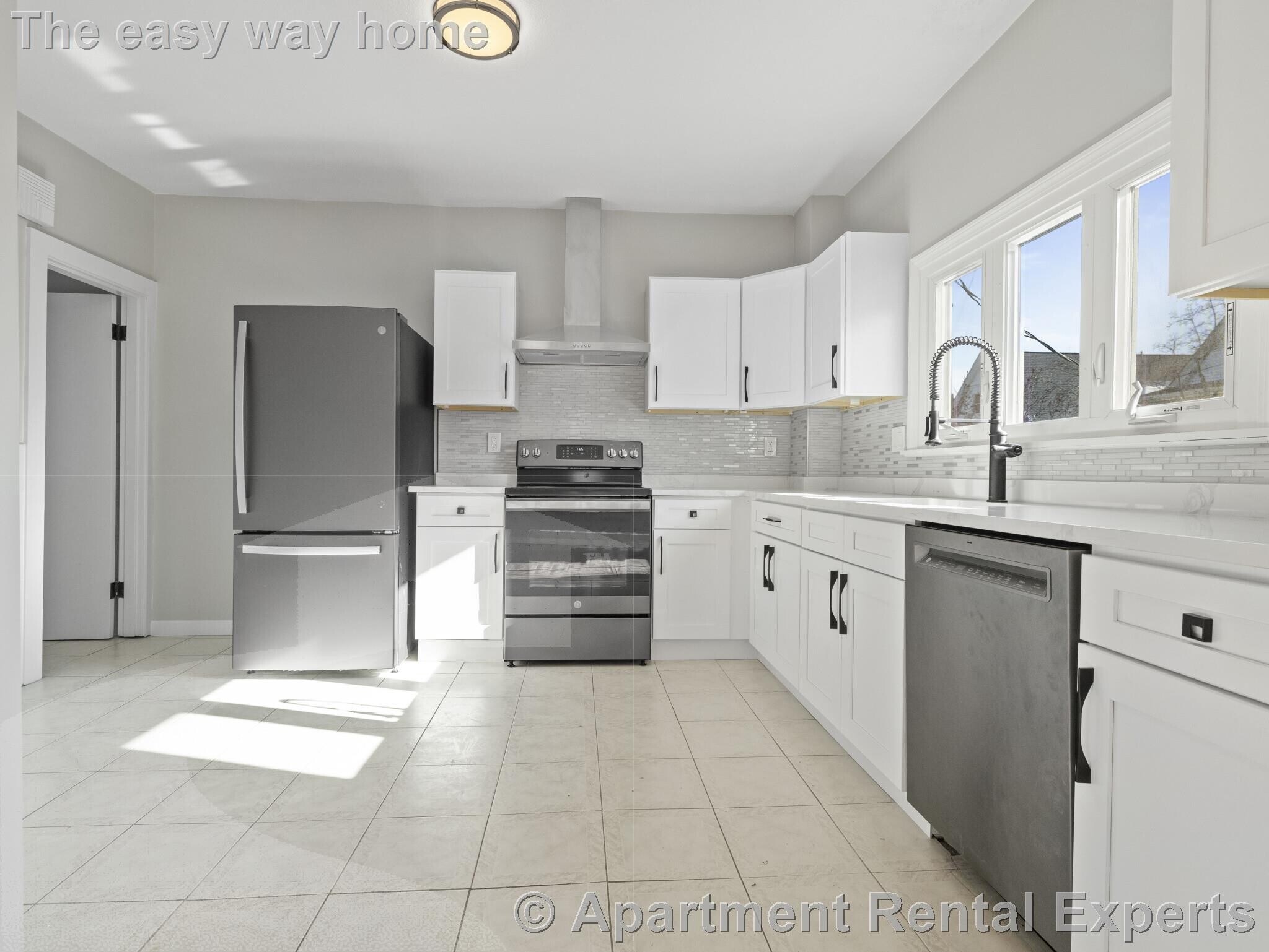 Building Photo - 42 William St