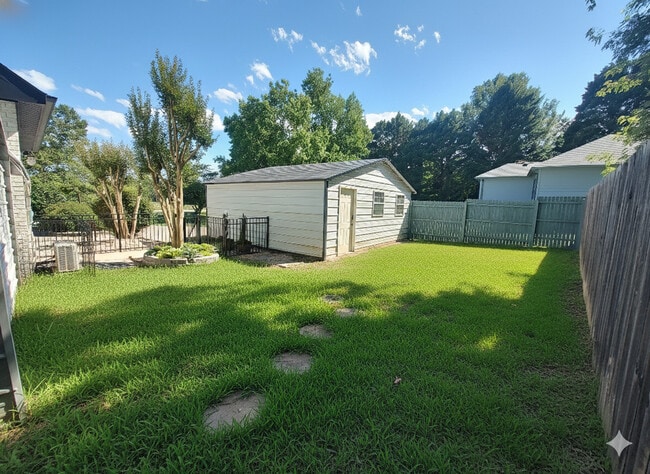 Building Photo - 8478 Rocky River Rd