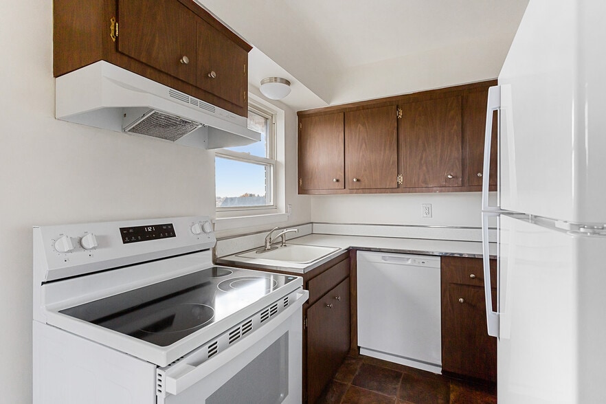 Building Photo - 145 Arnot St