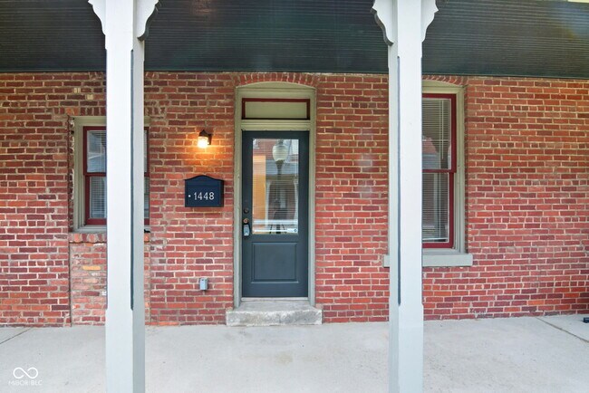 Primary Photo - 1448 N Illinois St