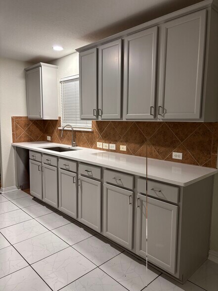 Building Photo - 9006 Wildbird Ln