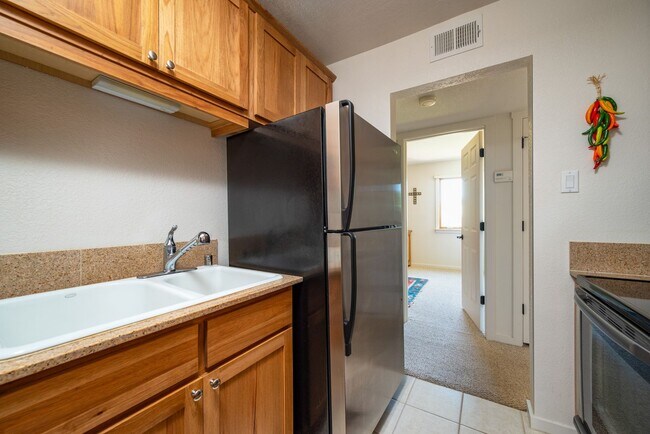 Building Photo - Fully Furnished Condo Available Now!