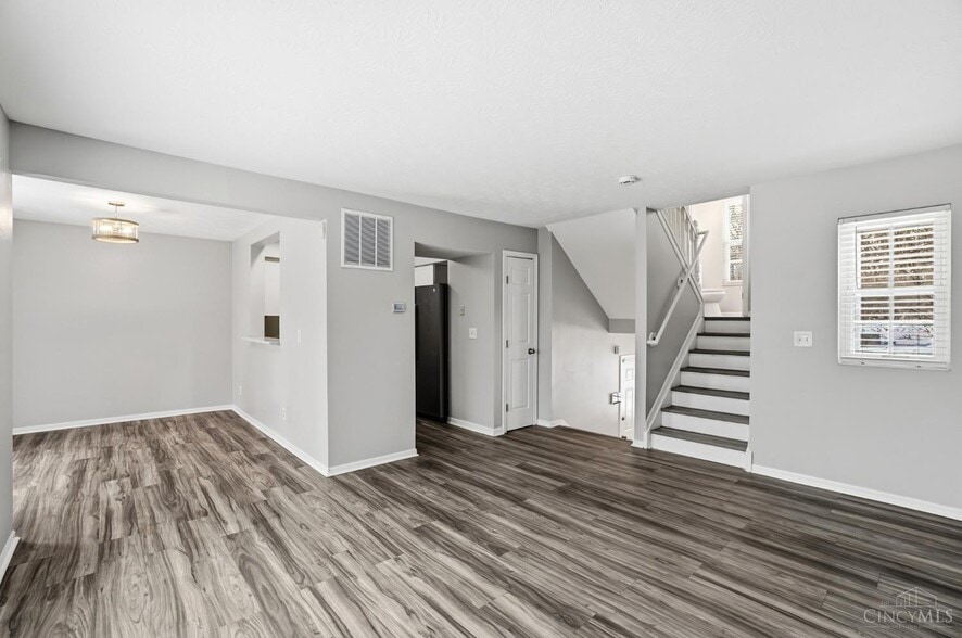 Building Photo - 3595 Harvey Ave