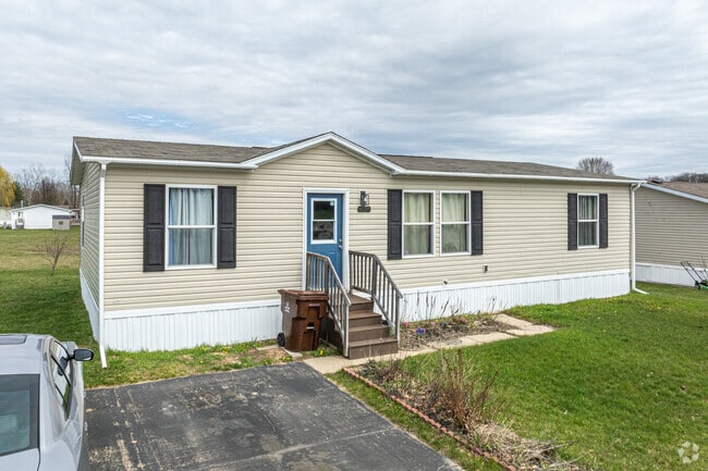 Building Photo - Apple Grove Estate
