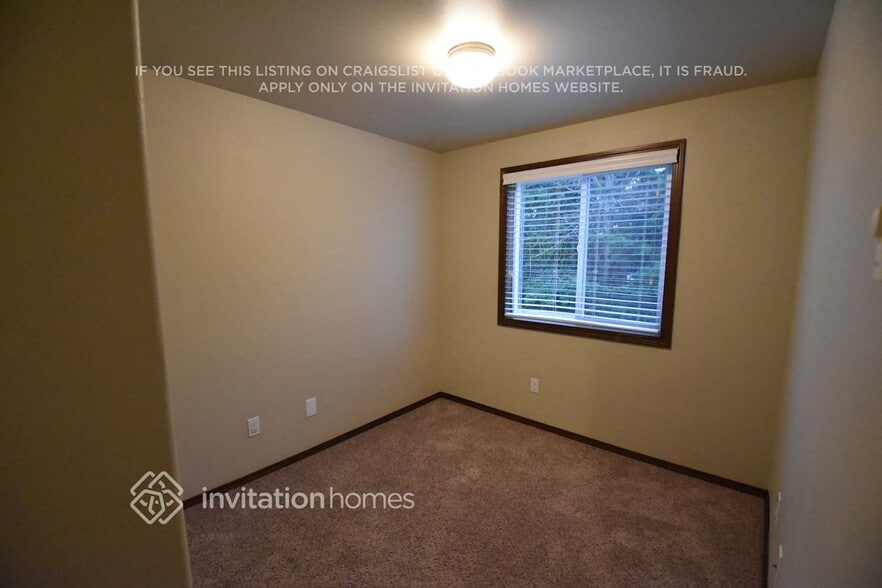 Building Photo - 14548 46th Dr NE