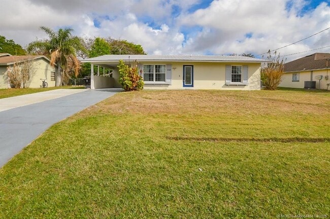 Building Photo - 1365 SW Gastador Ave