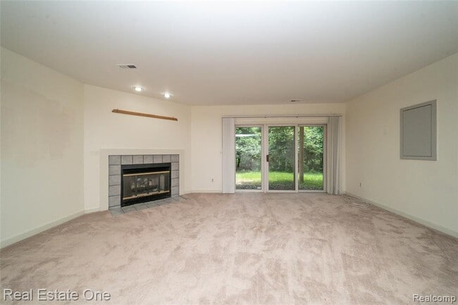 Building Photo - 37412 Legends Trail Dr