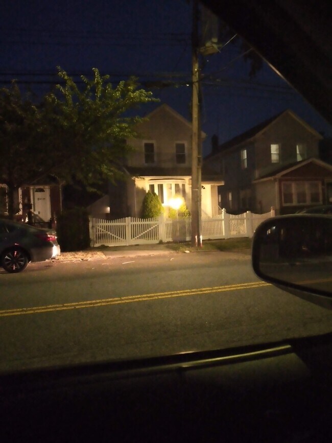 Building Photo - 115-11-211 219th St