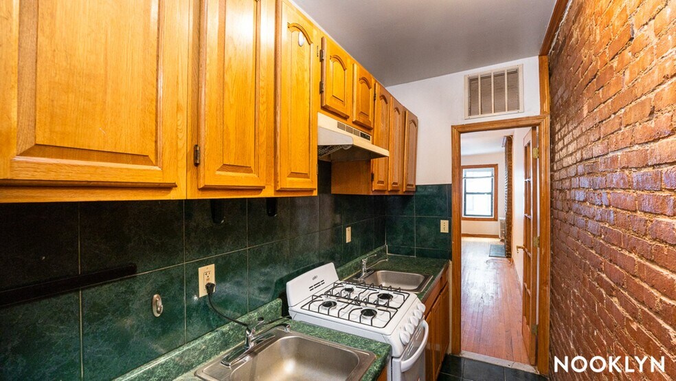 Building Photo - 63 Duffield St