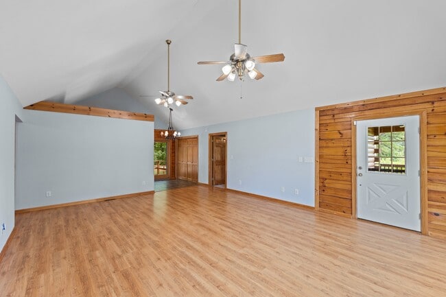 Building Photo - 126 George Jones Rd