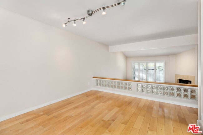 Building Photo - 17207 Palisades Cir