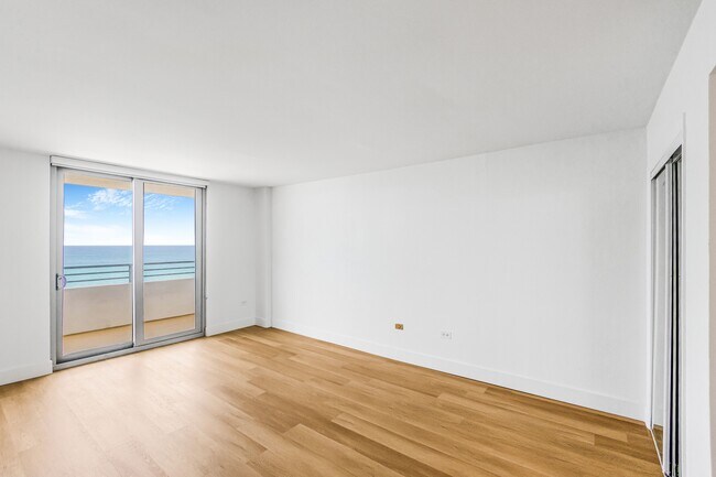 Building Photo - 5555 Collins Ave
