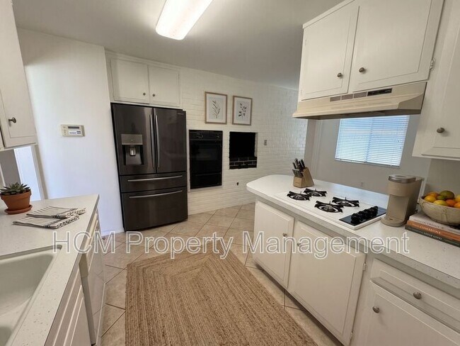 Building Photo - 16402 Birdie Ln