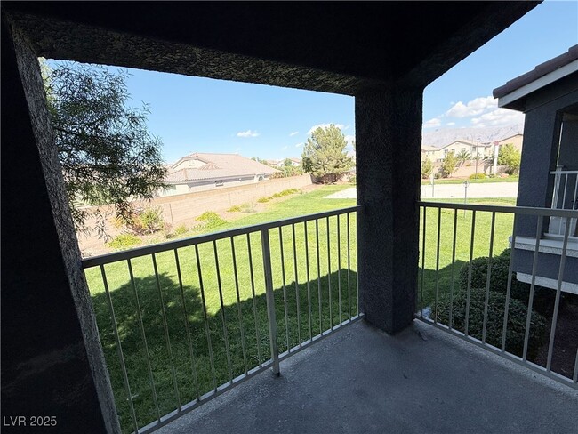 Building Photo - 5975 Barbosa Dr