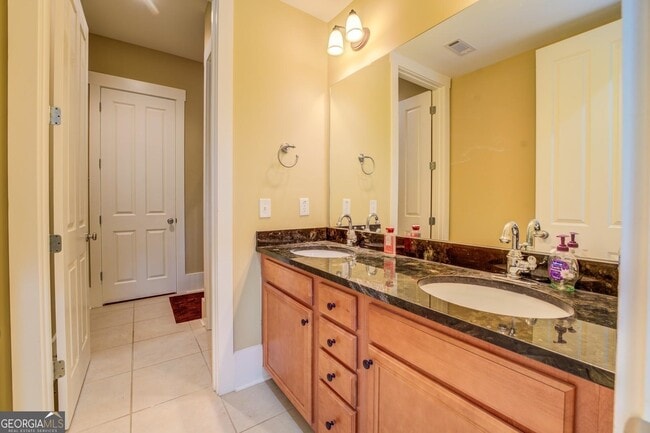 Building Photo - 4165 Raphael Street