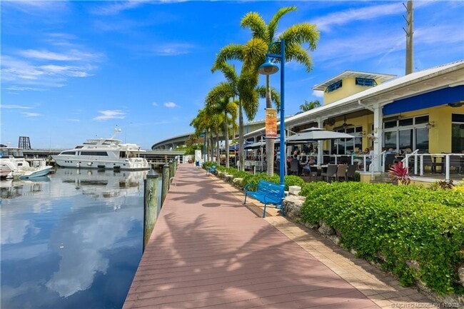 Building Photo - 120 SW 5th St