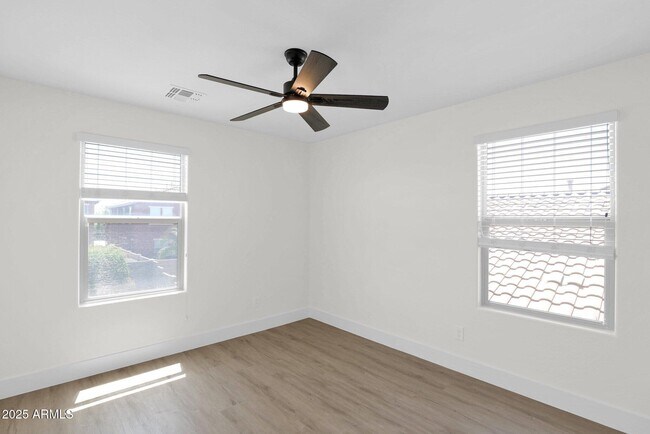 Building Photo - 40911 W Tamara Ln