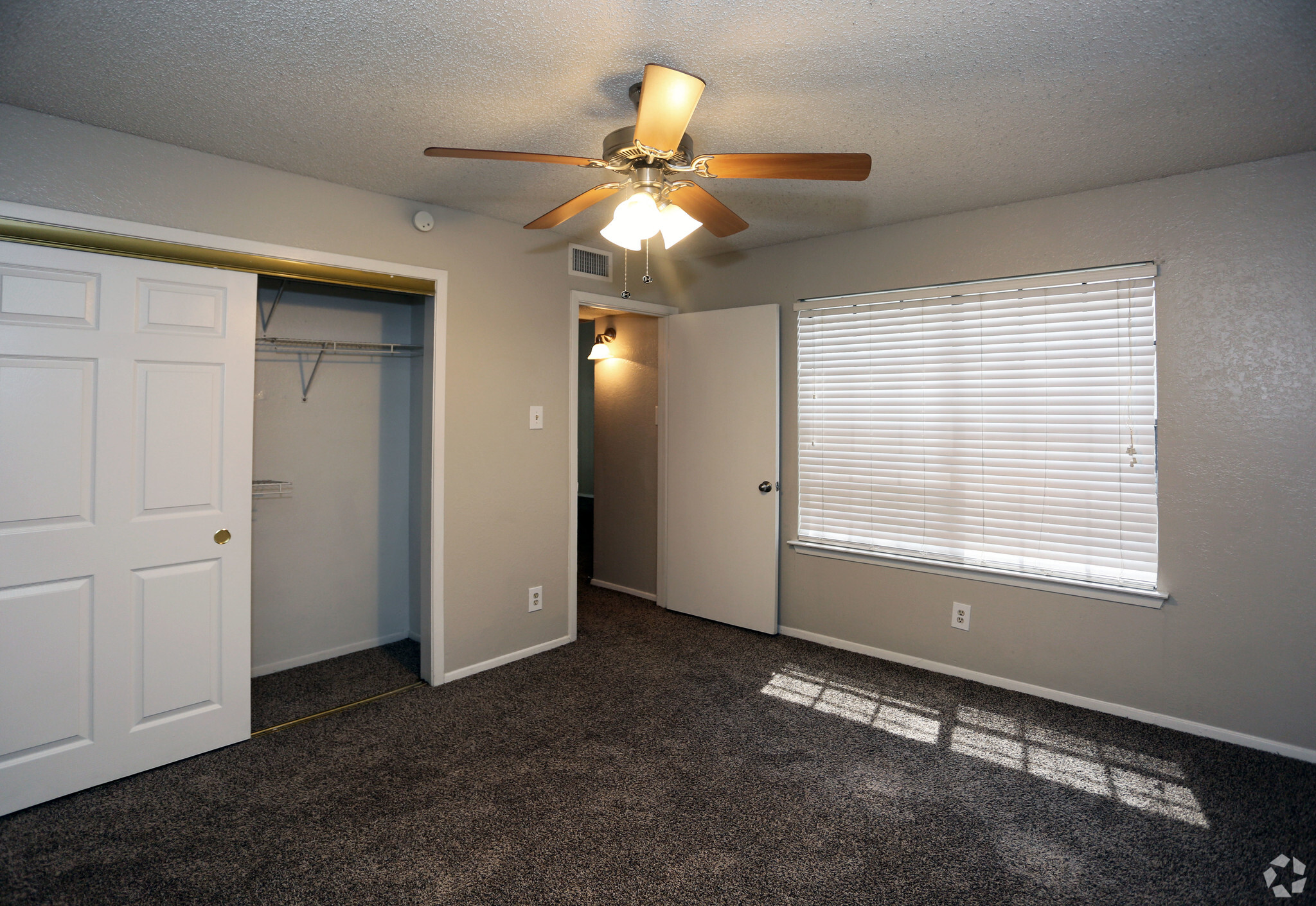 1Bd/1Bath - Hulen Gardens Apartments