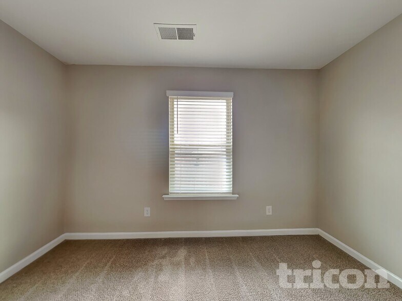 Building Photo - 143 Southwind Ln