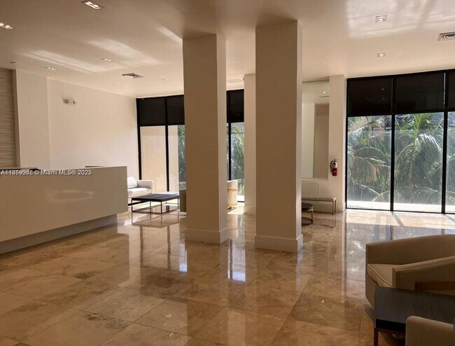 Building Photo - 2101 S Ocean Dr