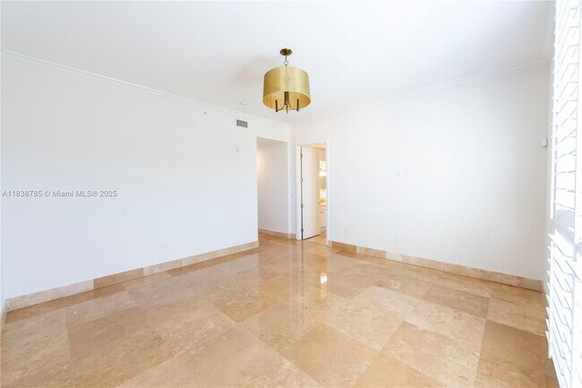 Building Photo - 626 Coral Wy