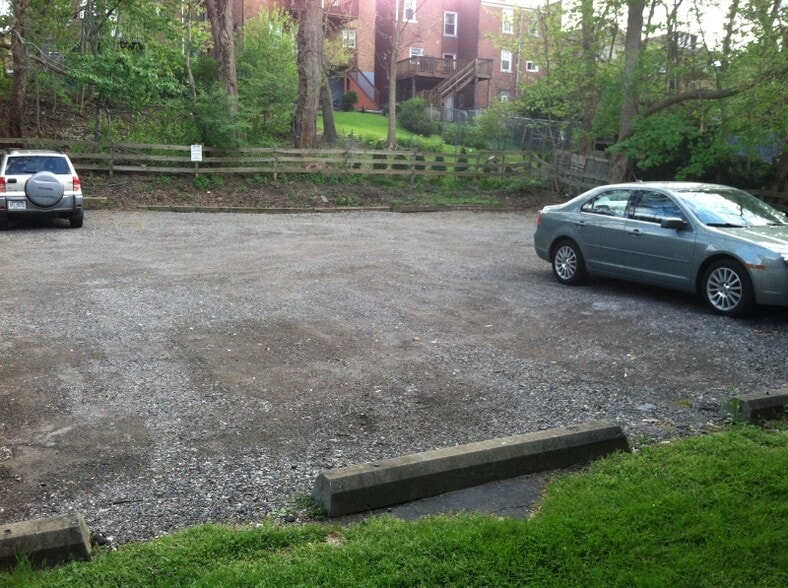 Building Photo - 6350 Forward Ave