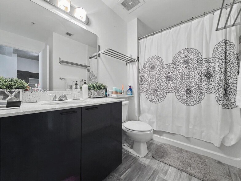 Building Photo - 234 NE 3rd St