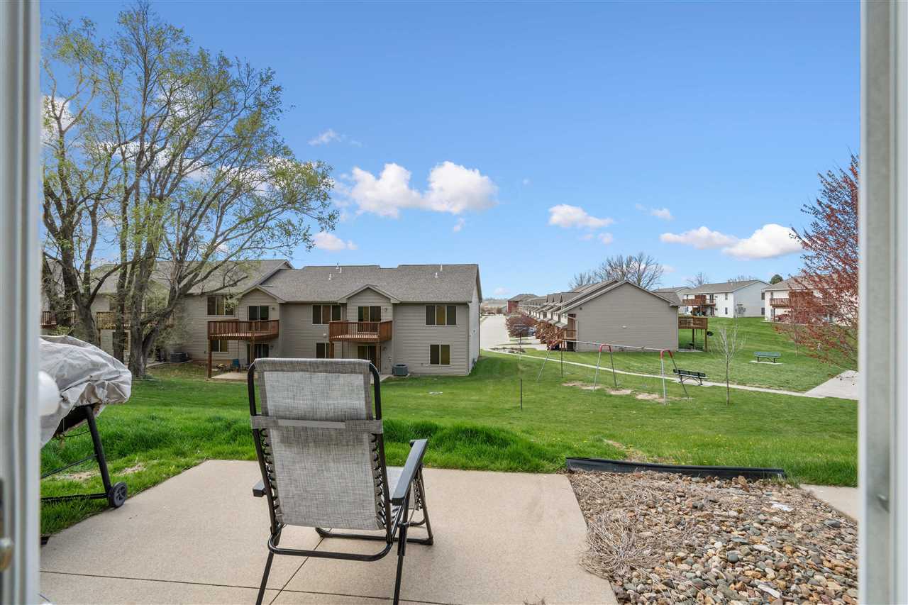 Building Photo - 533 E Goldfinch Dr