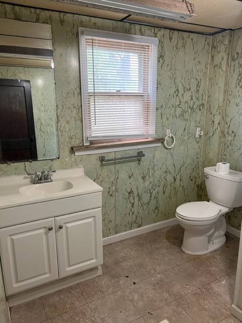 Building Photo - 825 S Seneca Ave