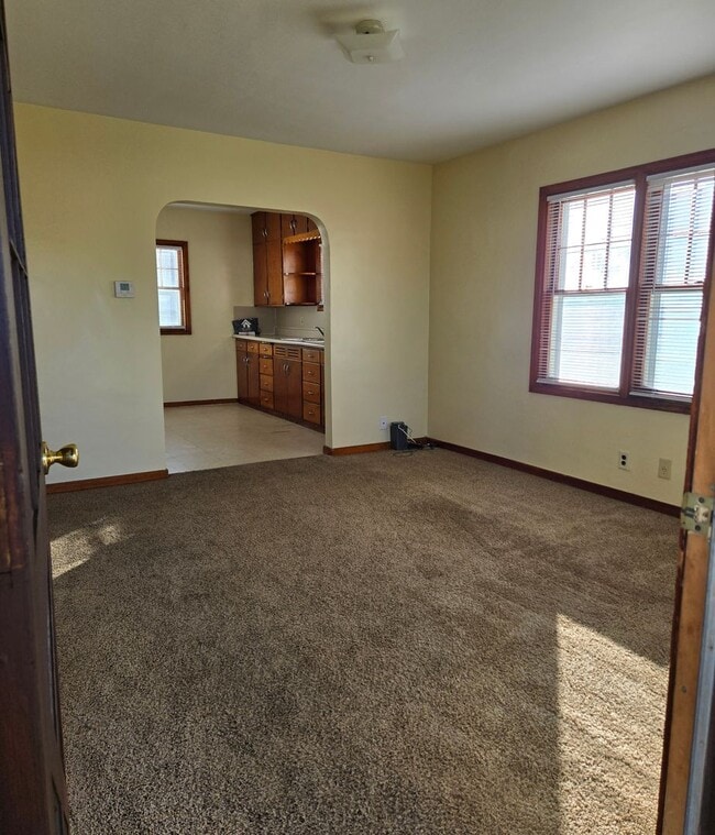 Building Photo - 1220 Oak Ave