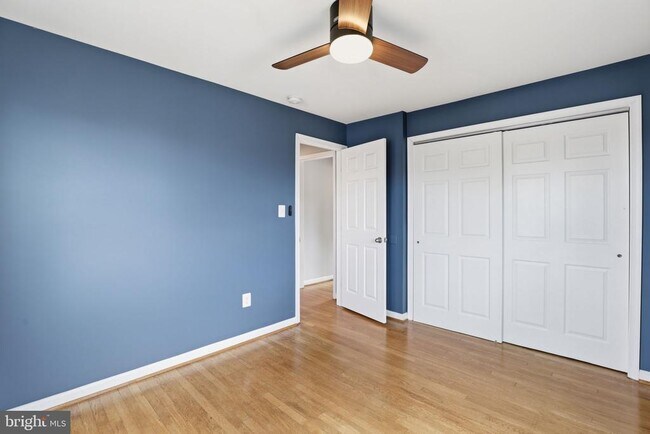 Building Photo - 2306 Riverview Terrace