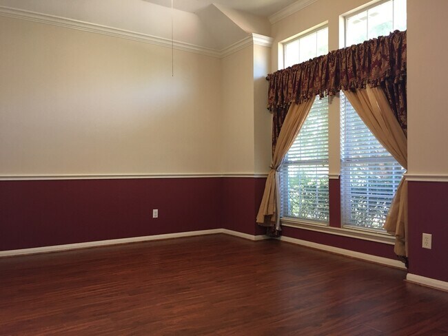 Building Photo - Beautiful 3/2 in Scofield Farms