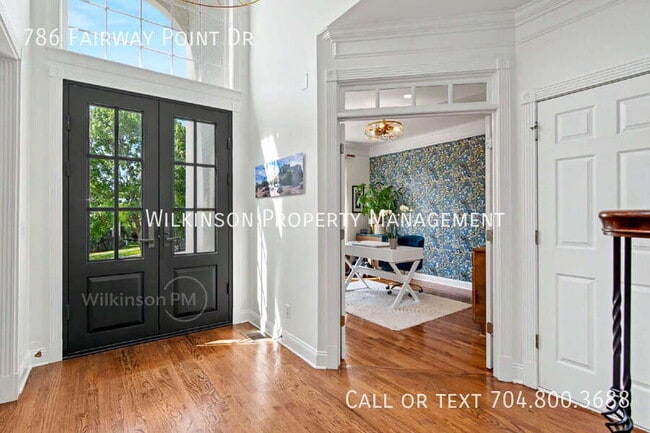 Building Photo - 786 Fairway Point Dr