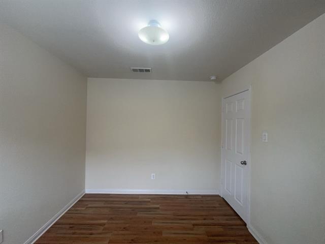 Building Photo - 10009 Iron Ridge Dr