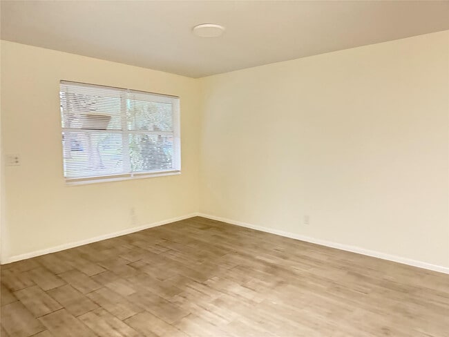 Building Photo - 9460 SW 52nd St