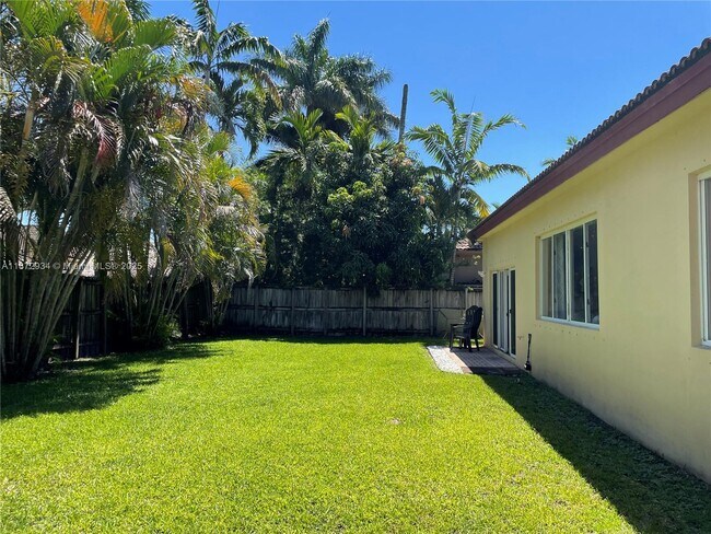 Building Photo - 16637 SW 52nd St