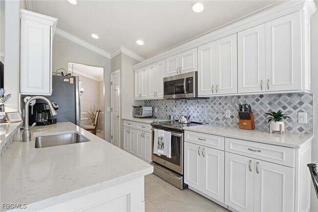 Building Photo - 11041 Iron Horse Way