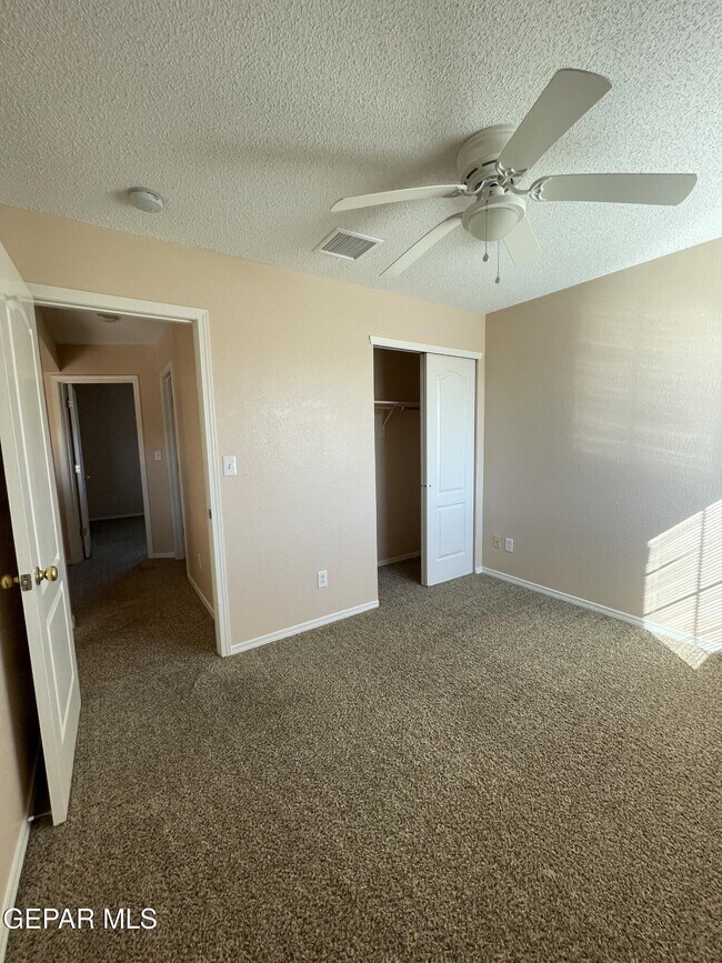 Building Photo - 3425 Scarlet Point Dr